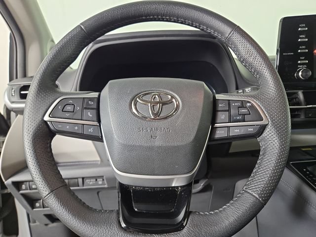Used 2023 Toyota Sienna Limited FWD image 24
