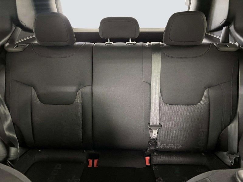 Used 2016 Jeep Renegade Latitude w/ Cold Weather Group image 31