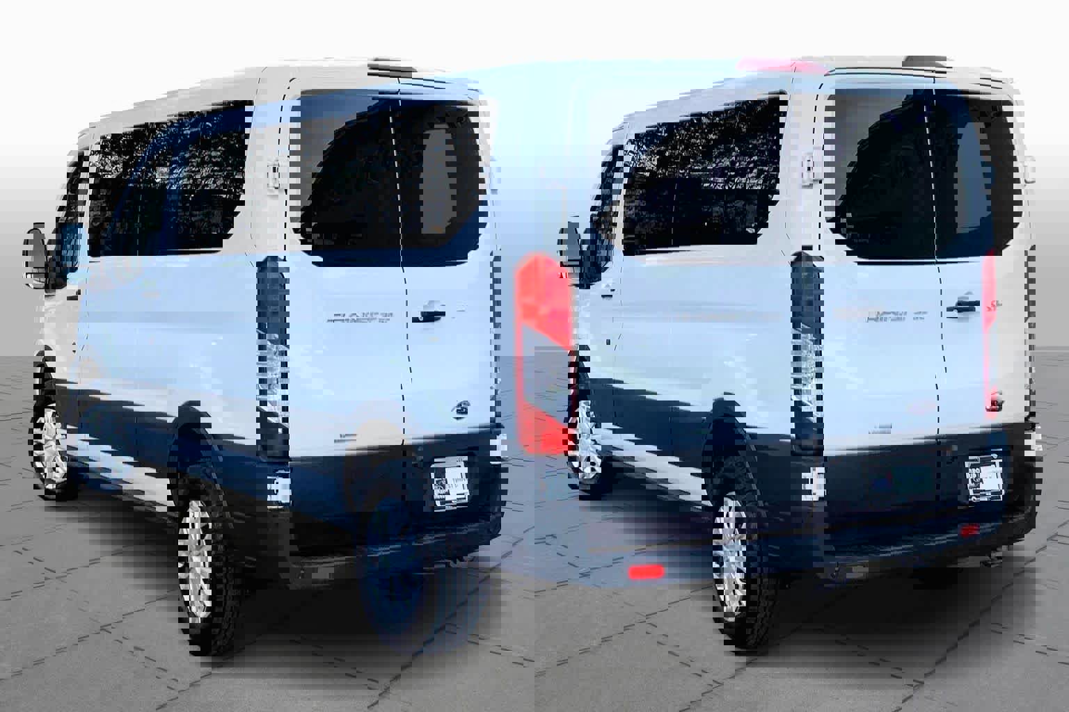 Used 2023 Ford Transit 350 XLT image 21