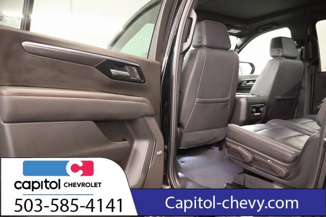 Used 2025 Chevrolet Suburban RST w/ Comfort Package AWD/4WD image 29