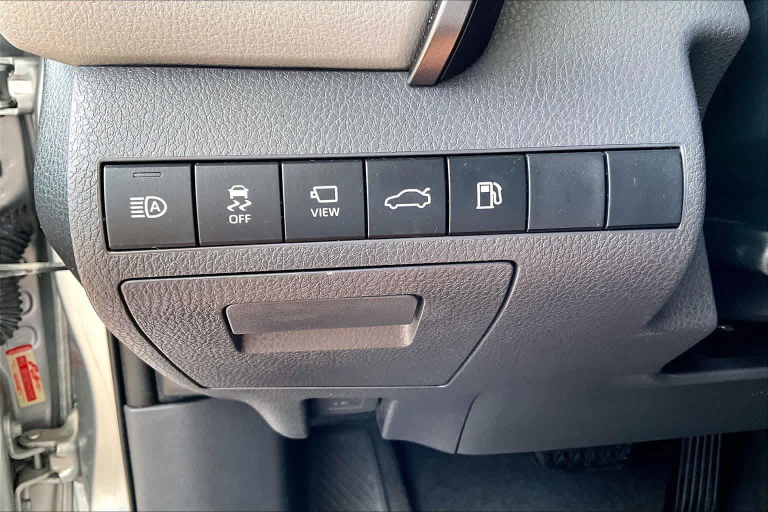 Used 2018 Toyota Camry XLE w/ Driver Assist Package FWD image 34