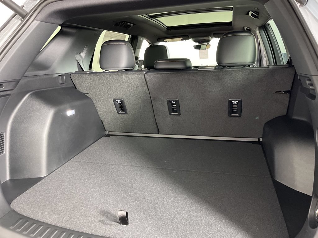 New 2026 Chevrolet Equinox ACTIV w/ Convenience Package III AWD/4WD image 21