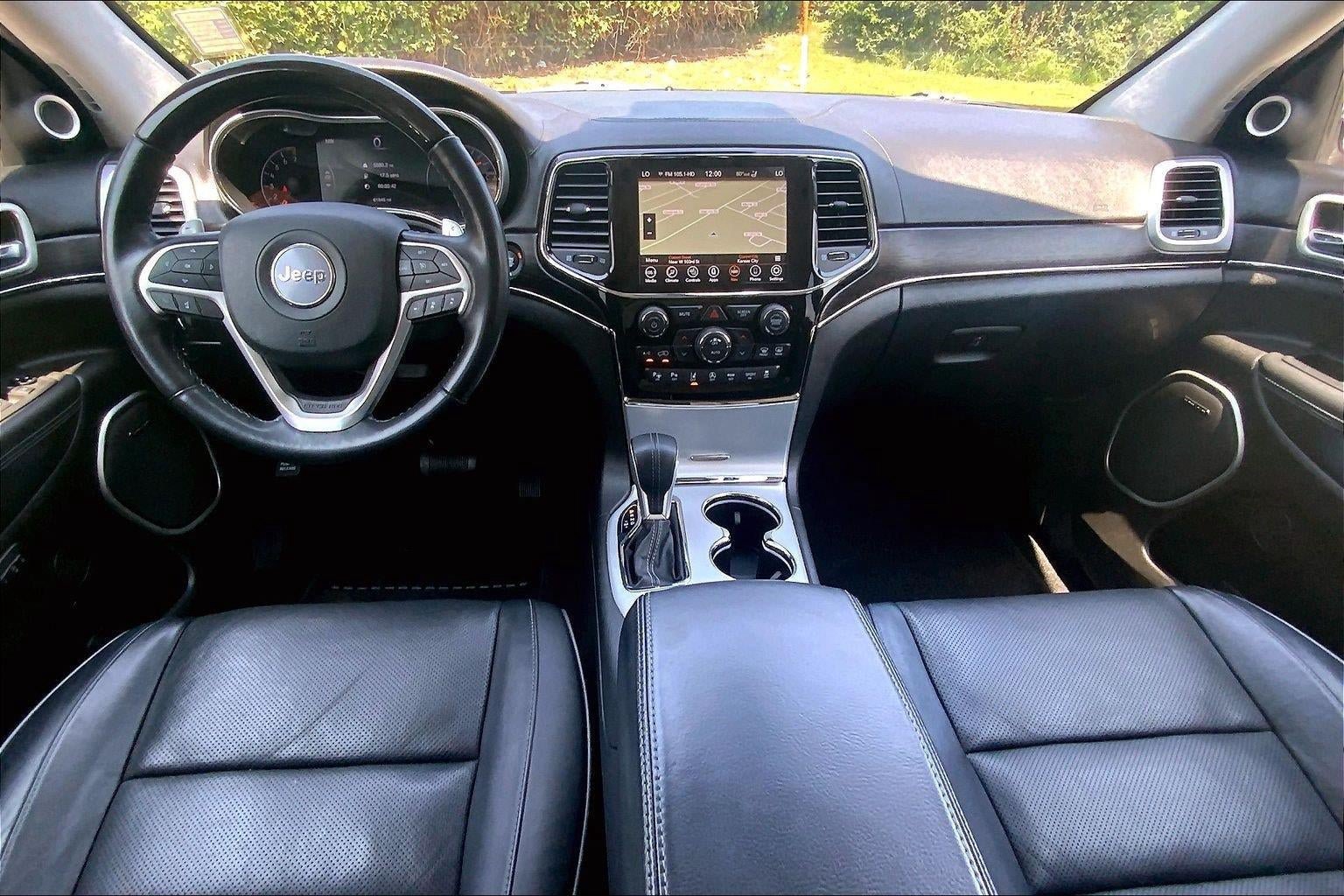 Used 2021 Jeep Grand Cherokee Summit AWD/4WD image 16