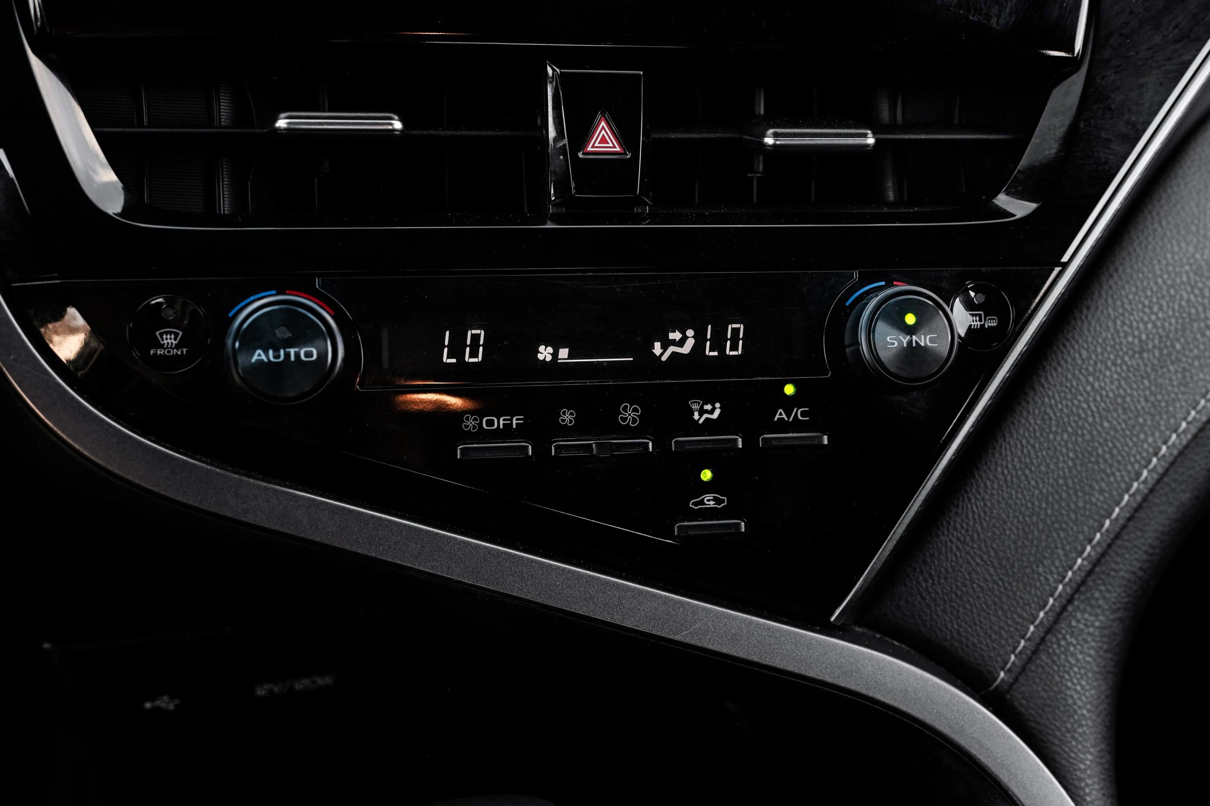 Used 2024 Toyota Camry SE image 31