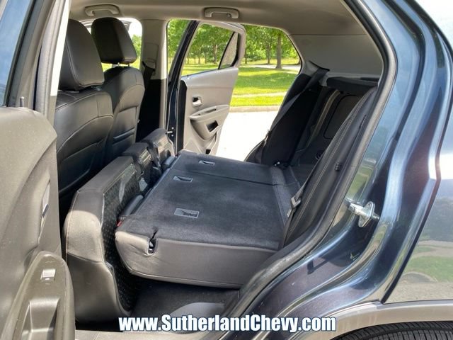 Used 2022 Chevrolet Trax LT w/ Premium Seat Package AWD/4WD image 35