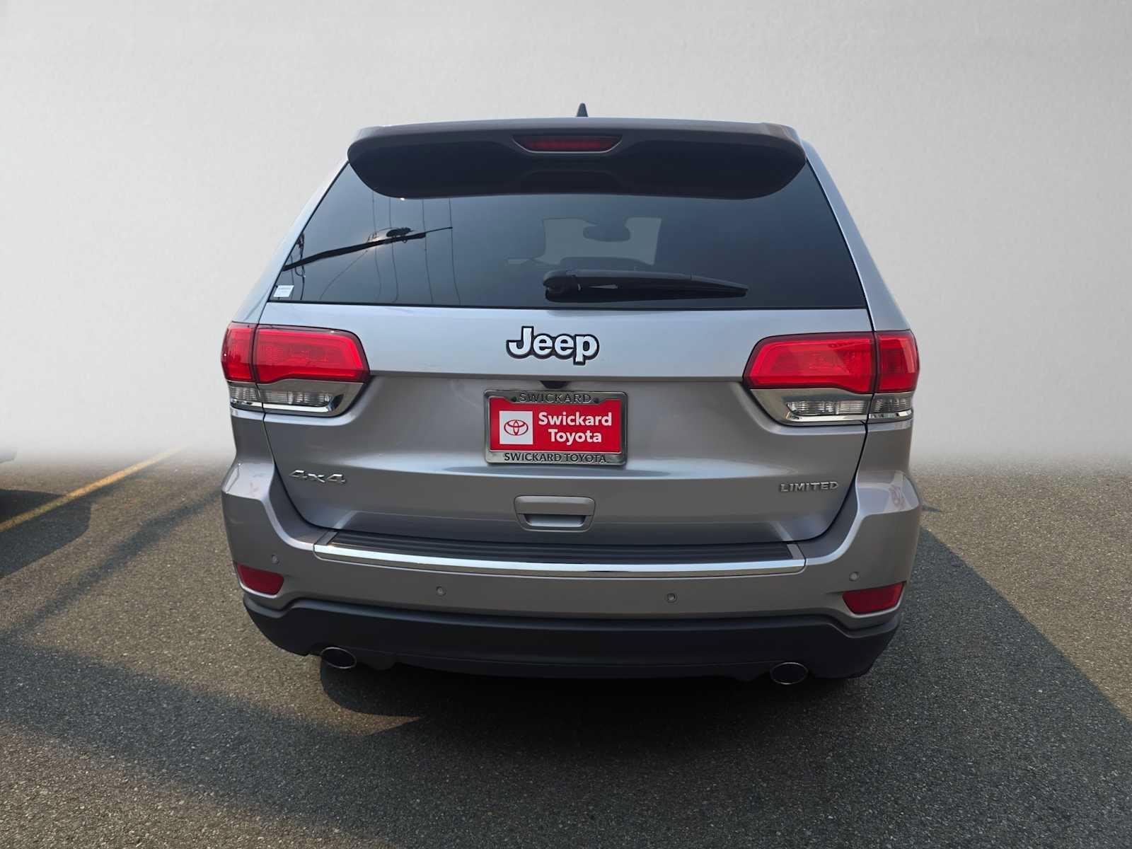 Used 2014 Jeep Grand Cherokee Limited AWD/4WD image 4