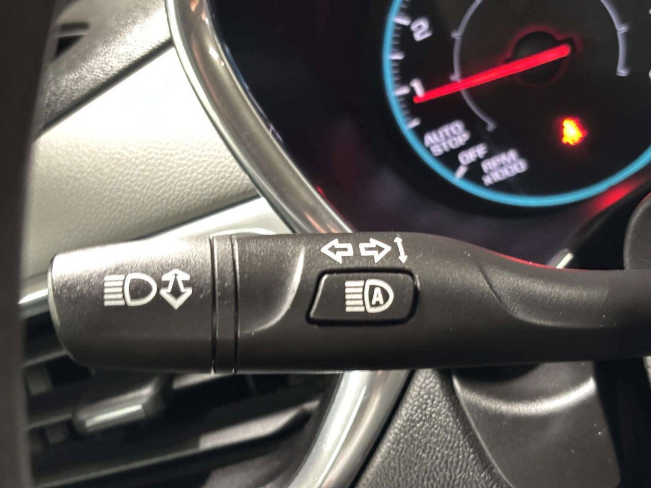 Used 2020 Chevrolet Equinox LS FWD image 34