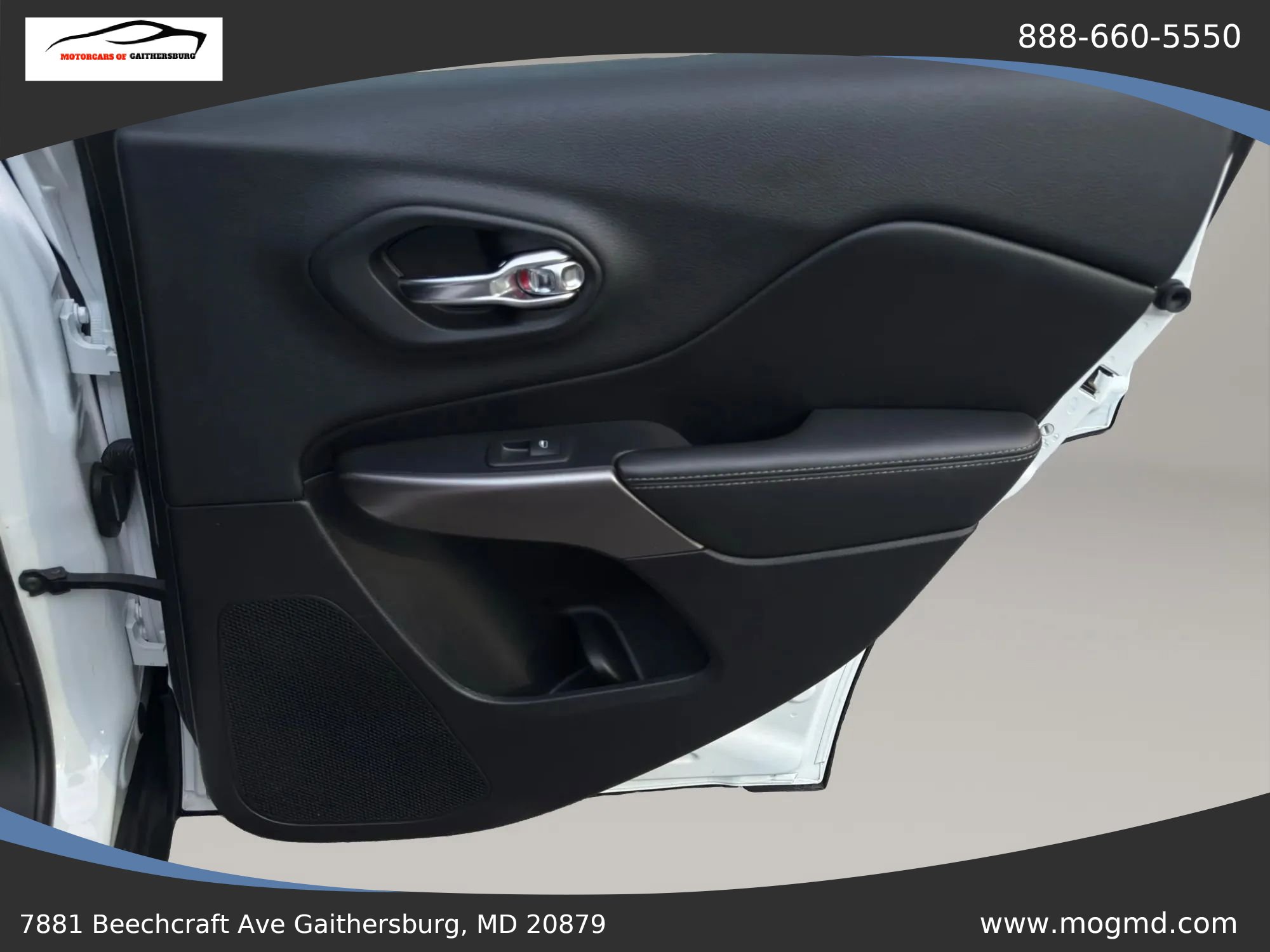 Used 2019 Jeep Cherokee Limited FWD image 28
