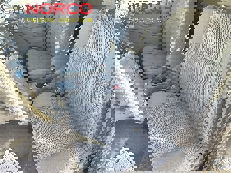 Used 2021 Nissan Frontier SV image 19