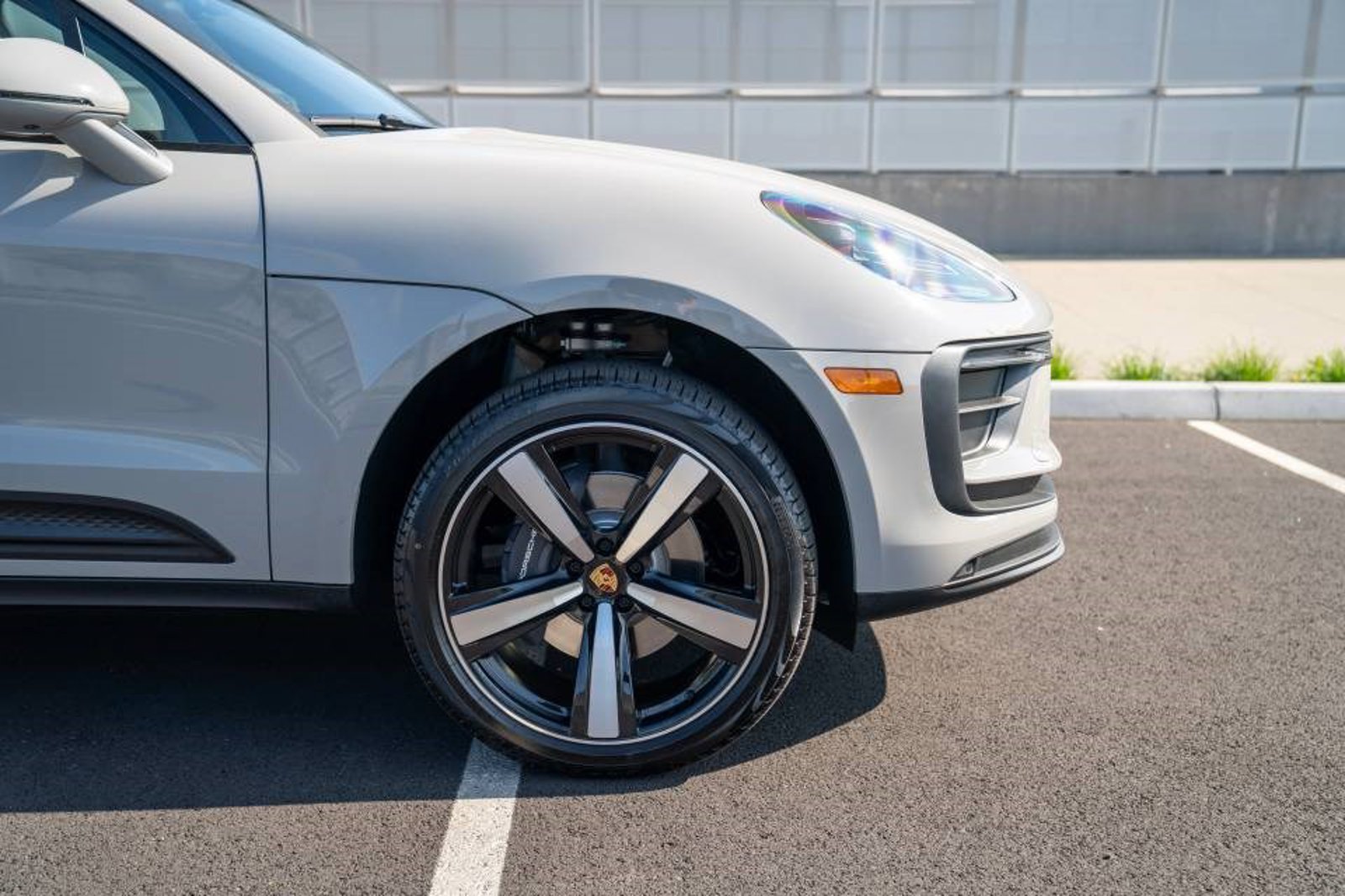 New 2026 Porsche Macan AWD/4WD image 9