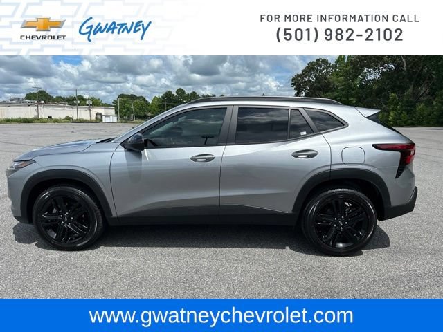 Used 2025 Chevrolet Trax ACTIV w/ Sunroof Package FWD image 8