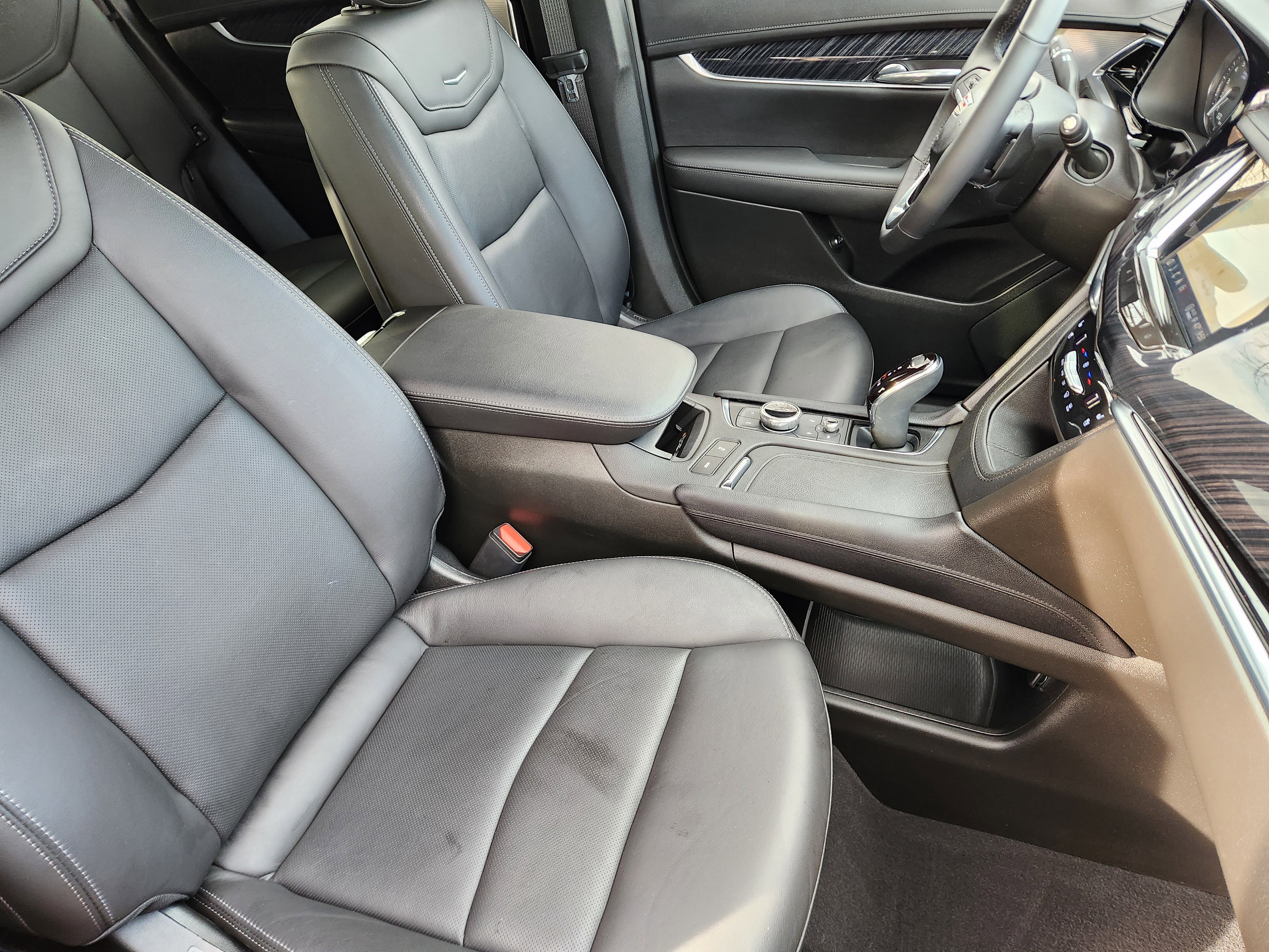 Used 2023 Cadillac XT6 Premium Luxury w/ Technology Package image 17