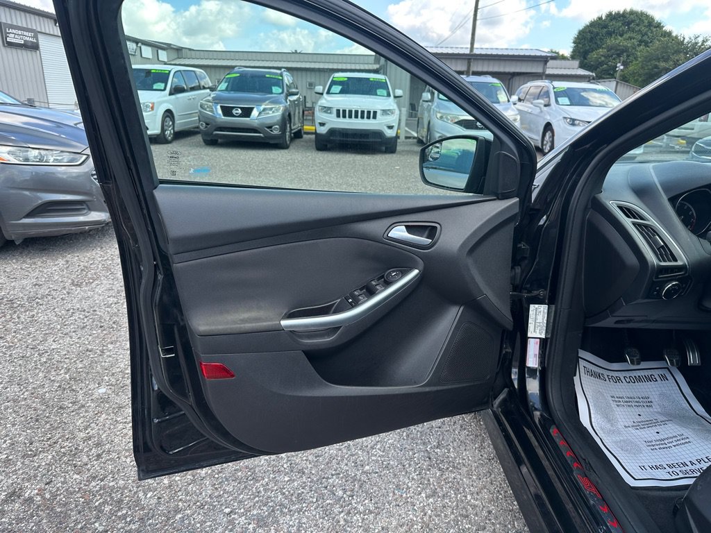 Used 2013 Ford Focus ST FWD image 11