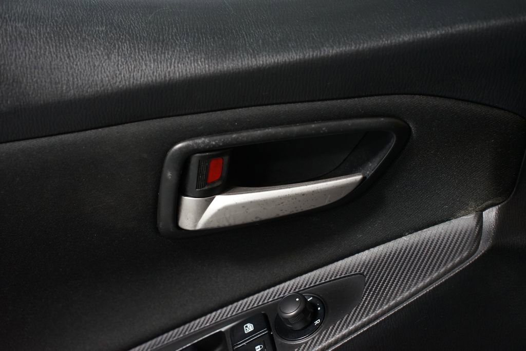 Used 2019 Toyota Yaris L FWD image 29