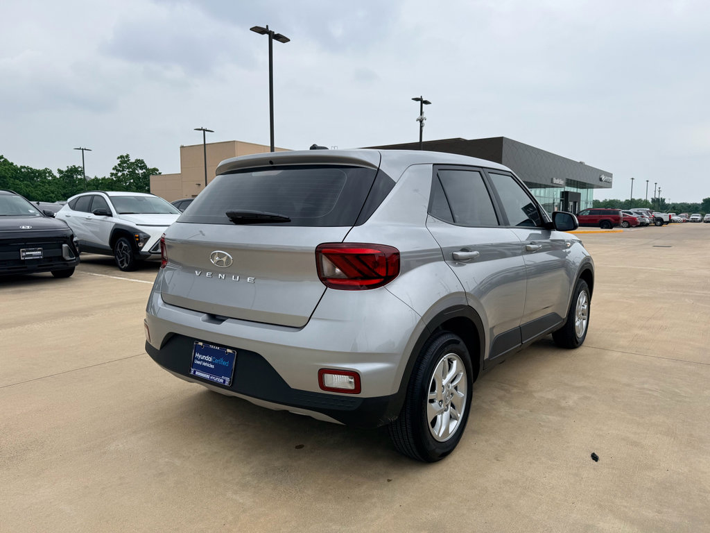 Used 2026 Hyundai Venue SE FWD image 5