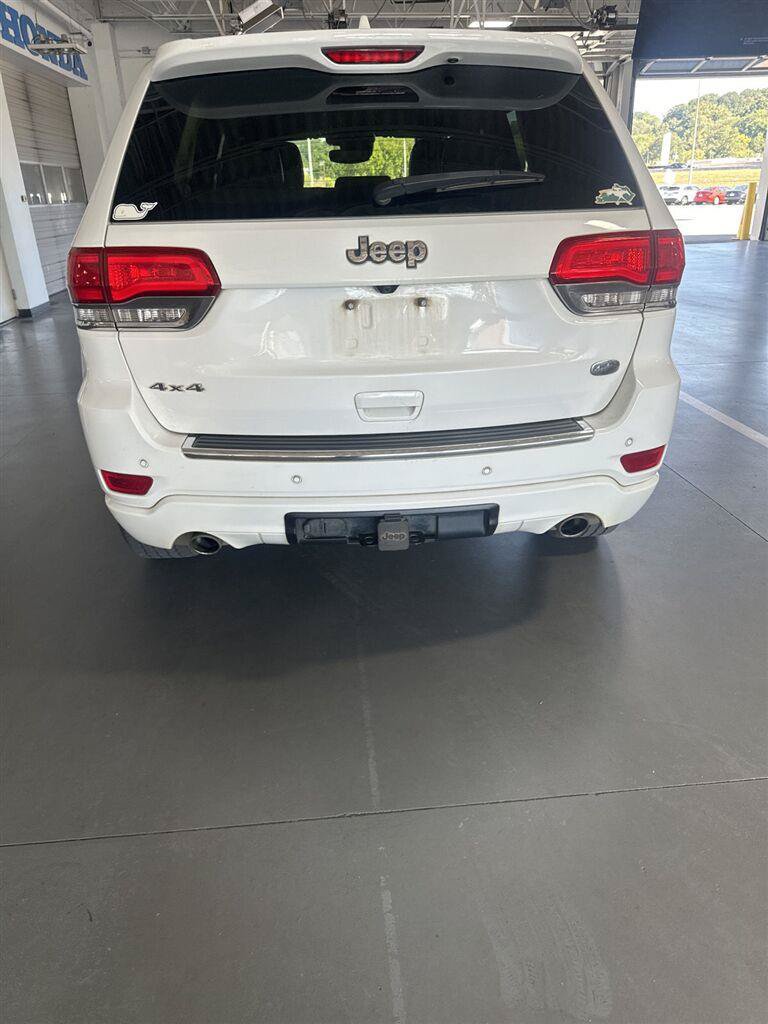 Used 2020 Jeep Grand Cherokee Overland AWD/4WD image 4