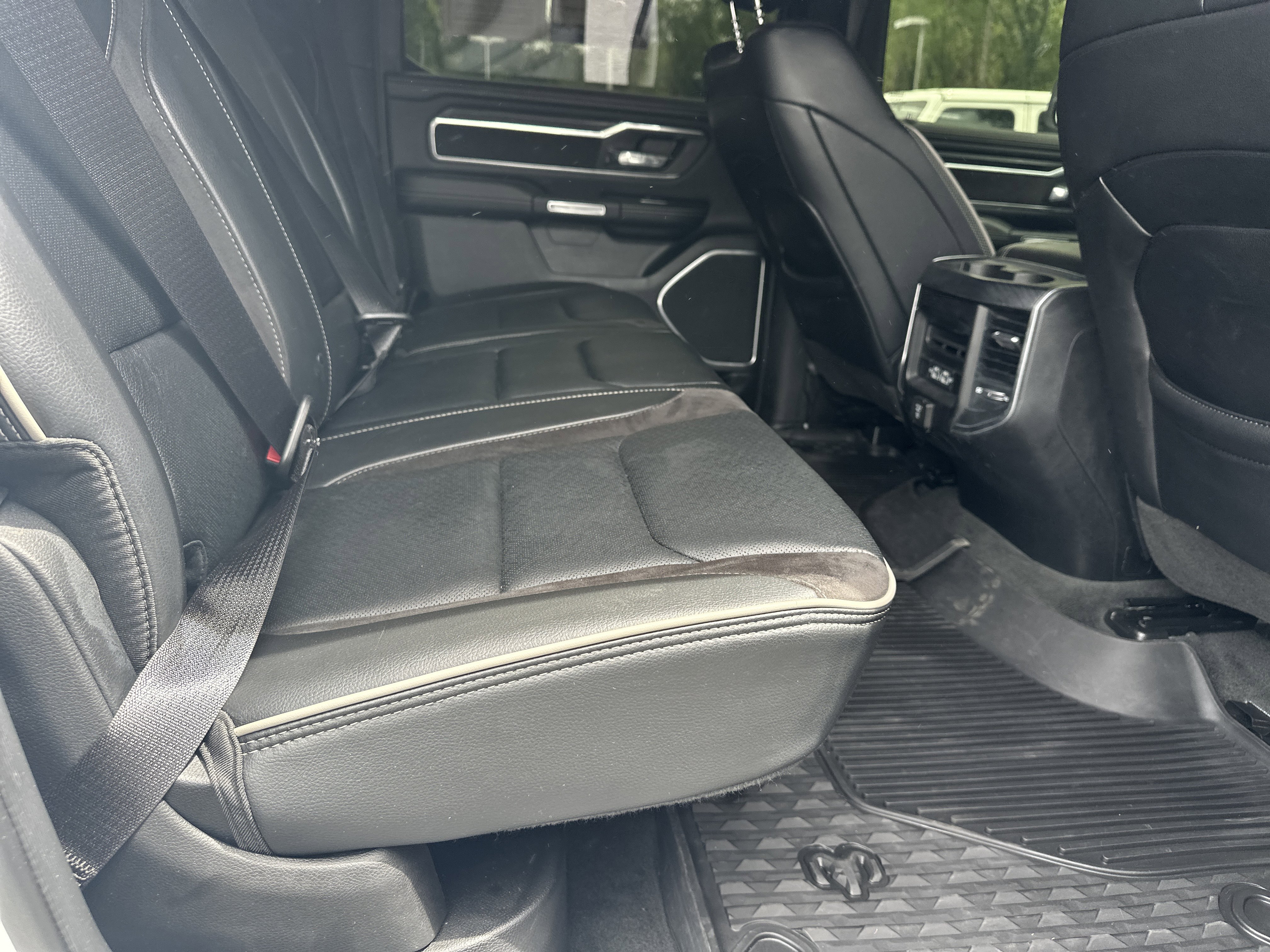 Used 2023 RAM 1500 Laramie image 19