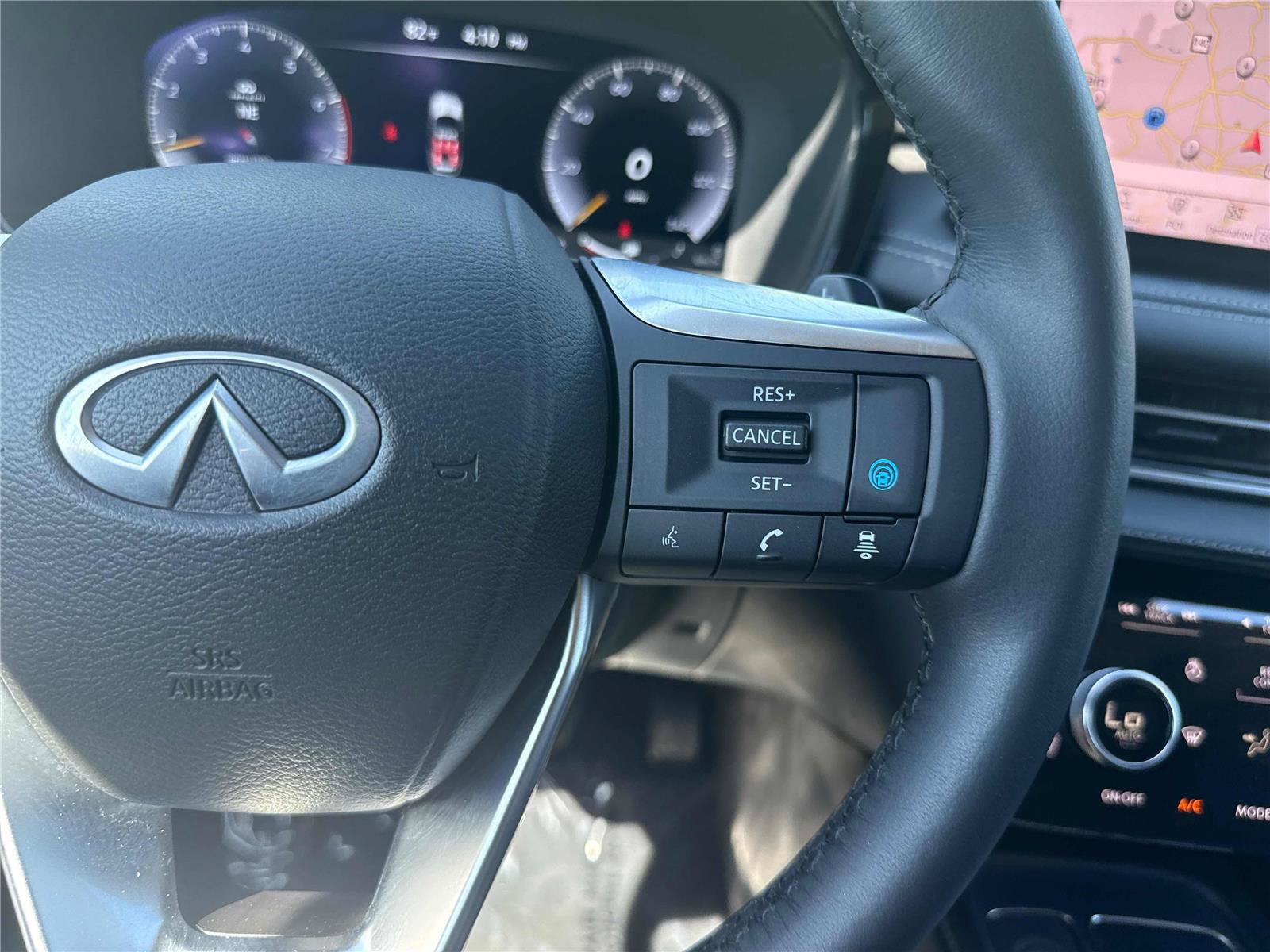 Used 2025 INFINITI QX60 Luxe AWD/4WD image 19