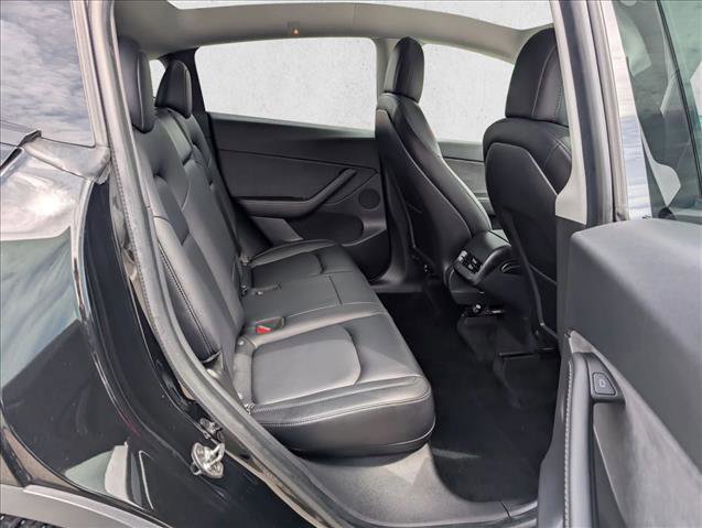 Used 2021 Tesla Model Y Long Range AWD/4WD image 17