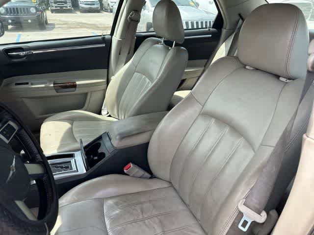 Used 2007 Chrysler 300 C RWD image 4