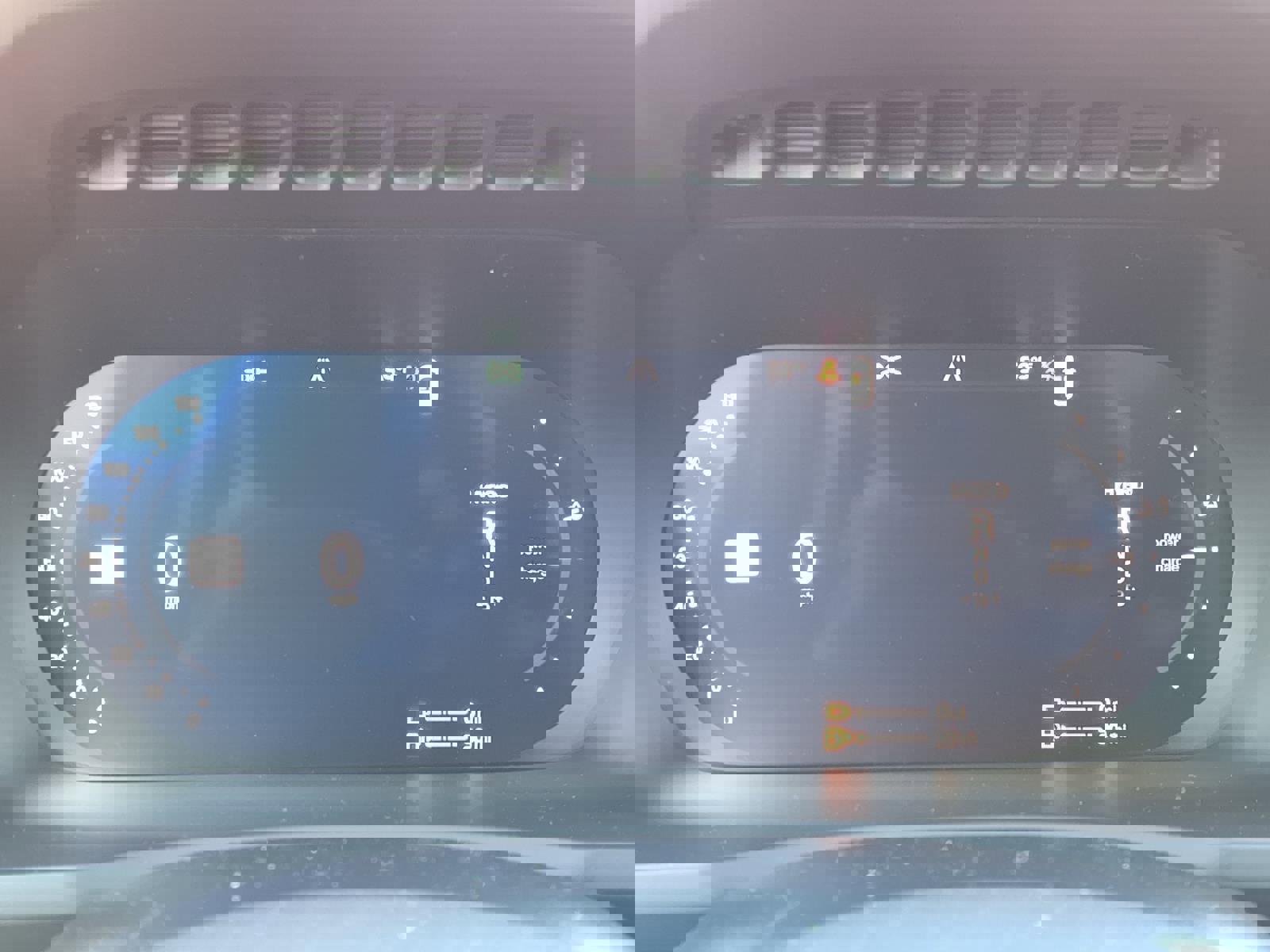 New 2026 Volvo XC90 T8 Ultra w/ Protection Package Premier image 18