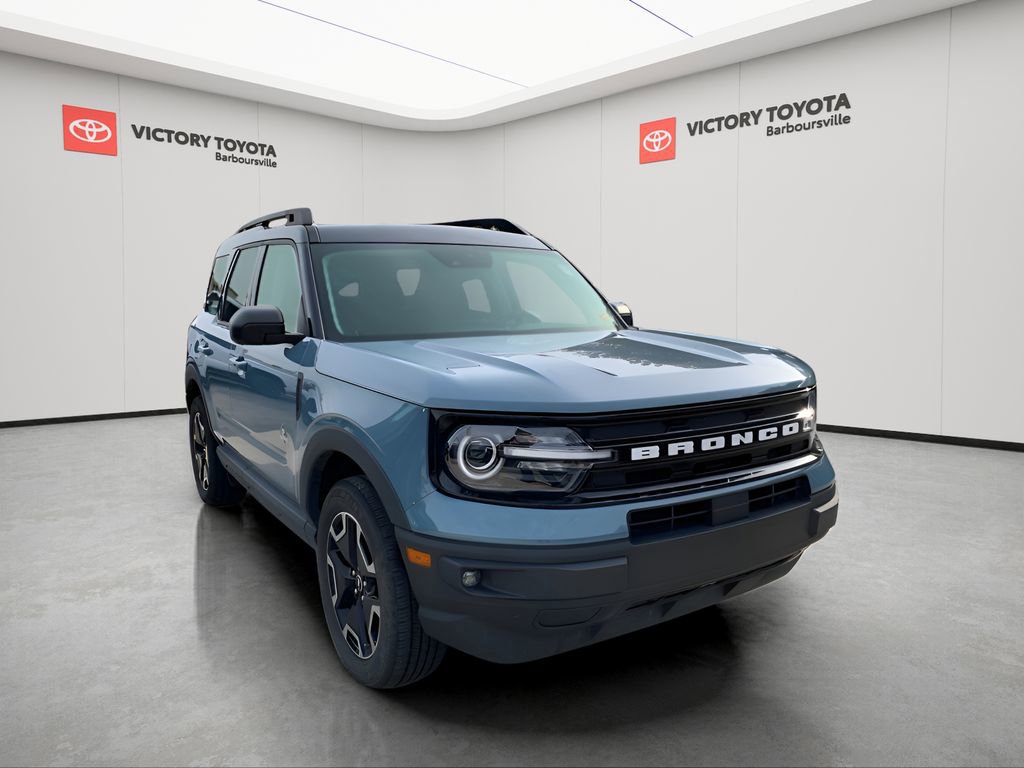 Used 2022 Ford Bronco Sport Outer Banks w/ Tech Package image 2