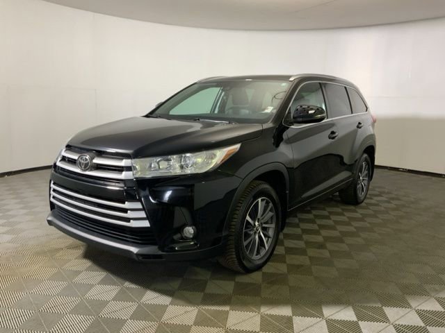 Used 2017 Toyota Highlander XLE image 4