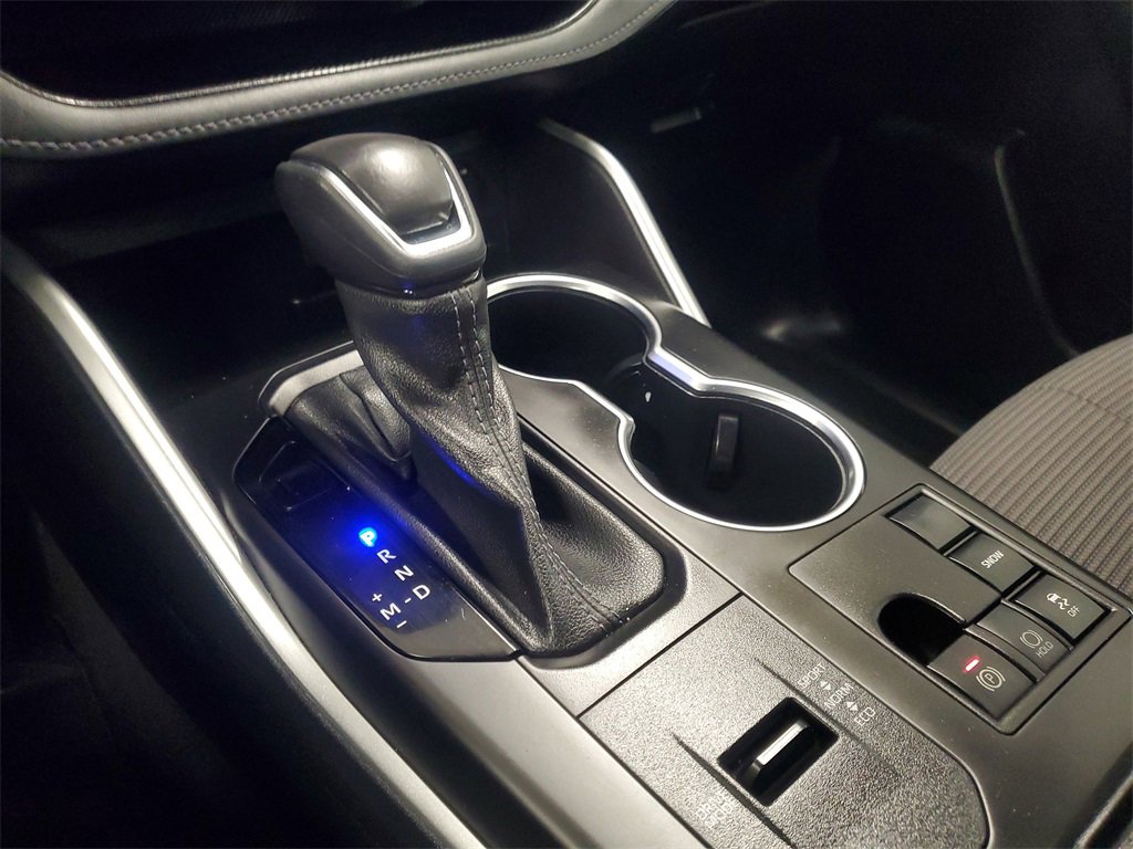 Used 2023 Toyota Highlander LE image 29