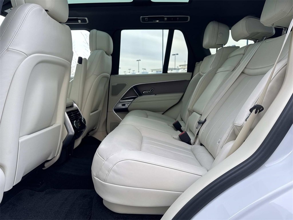 Used 2023 Land Rover Range Rover SE image 14