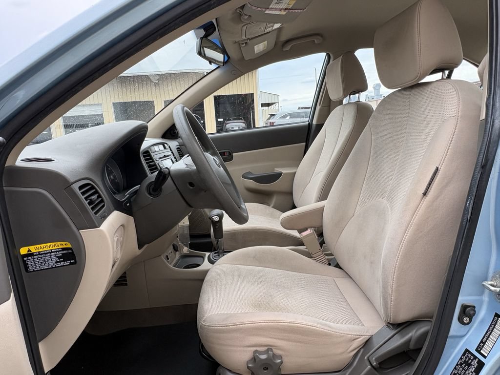Used 2011 Hyundai Accent GLS FWD image 12