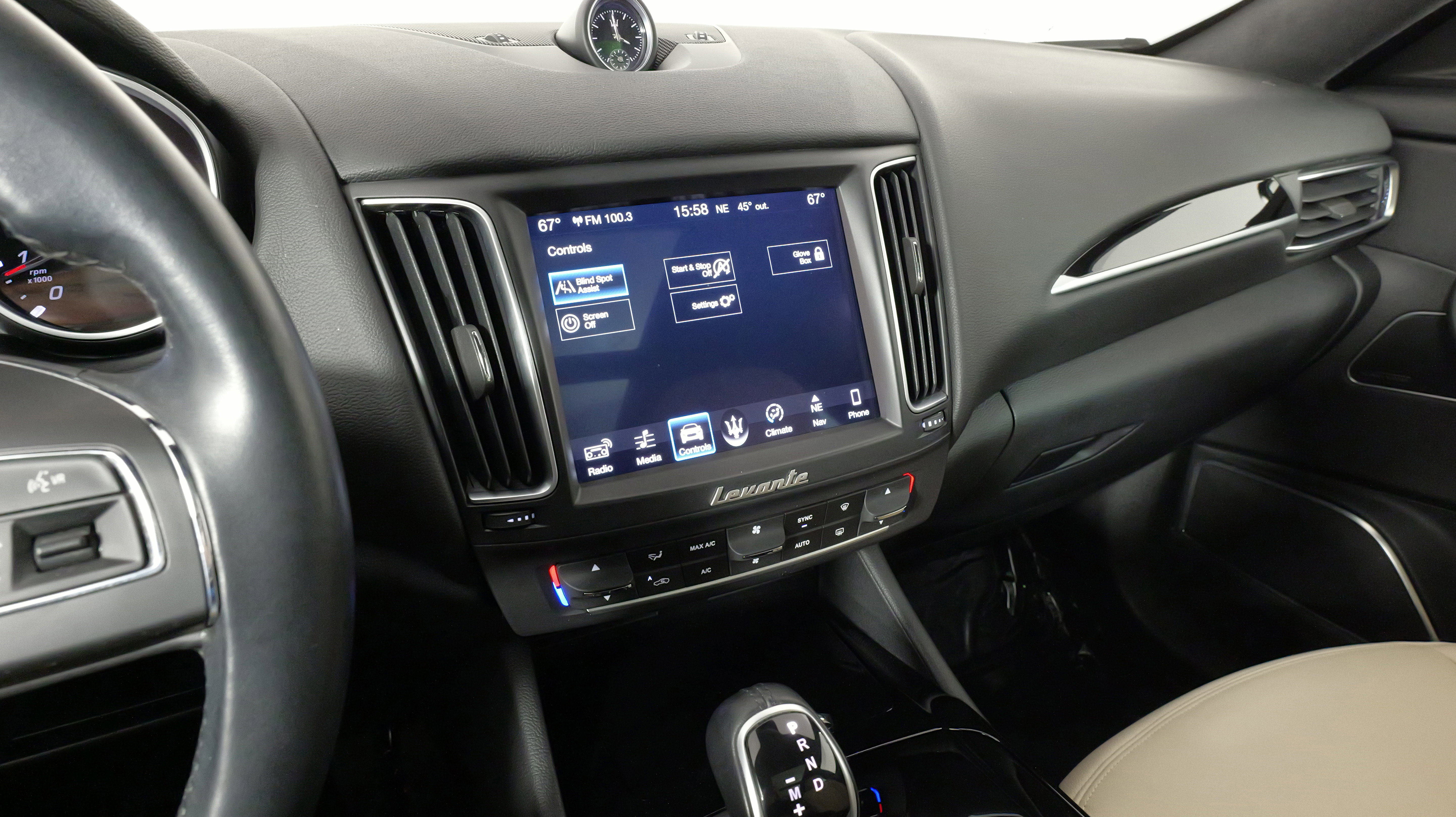 Used 2018 Maserati Levante image 47