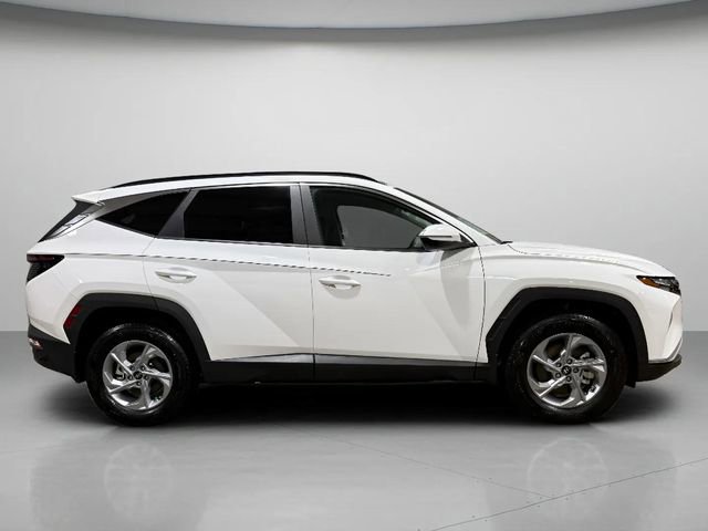 Used 2023 Hyundai Tucson SEL w/ Winter Package image 2