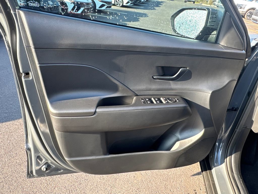 New 2026 Hyundai Kona SE image 10