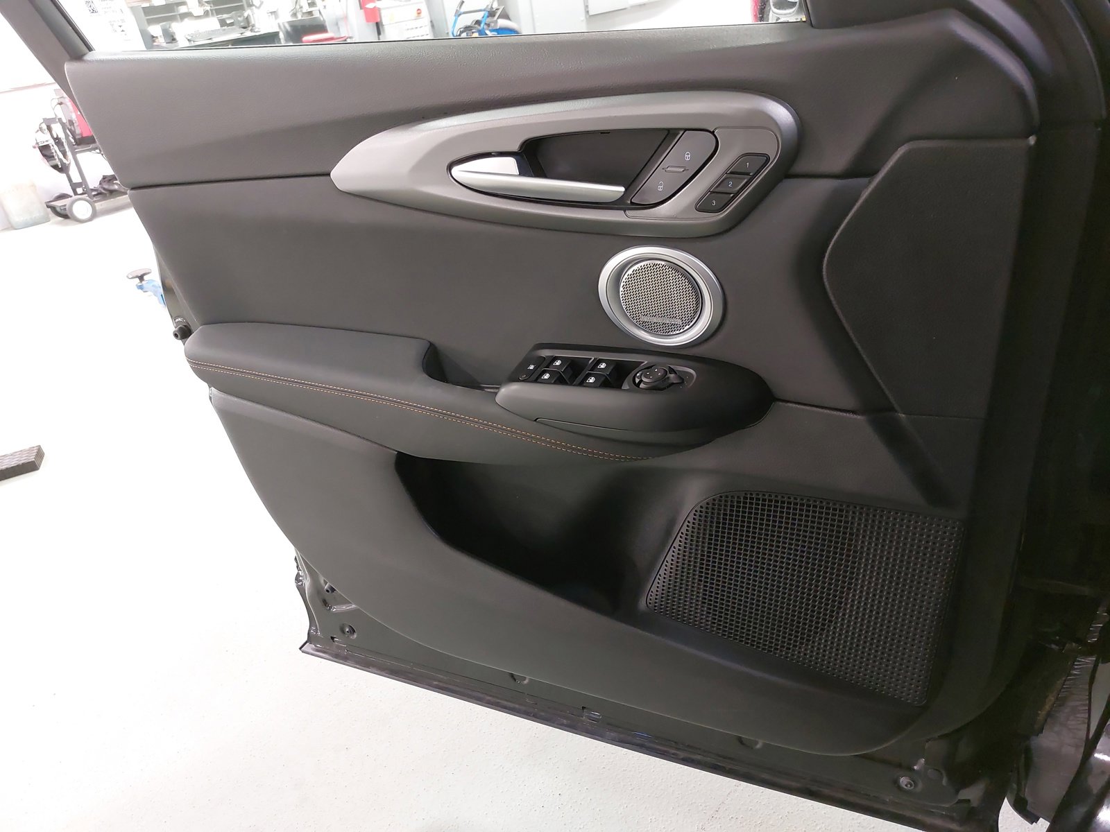 Used 2025 Alfa Romeo Tonale w/ Premium Package image 28