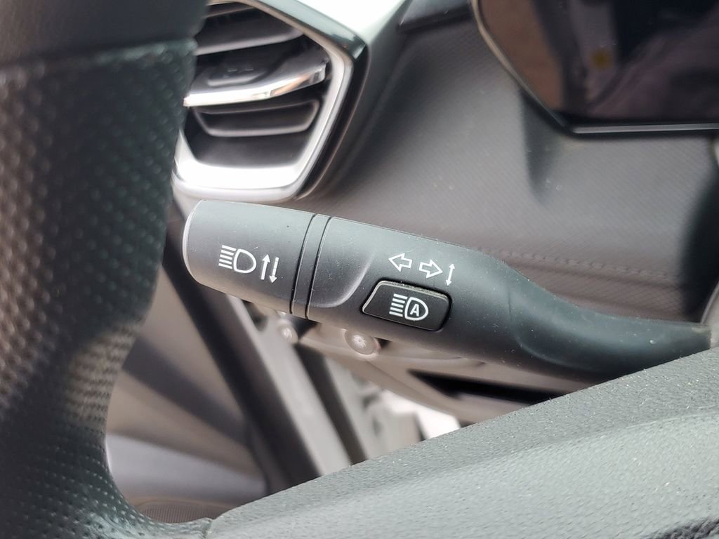 Used 2025 Chevrolet TrailBlazer LT AWD/4WD image 29