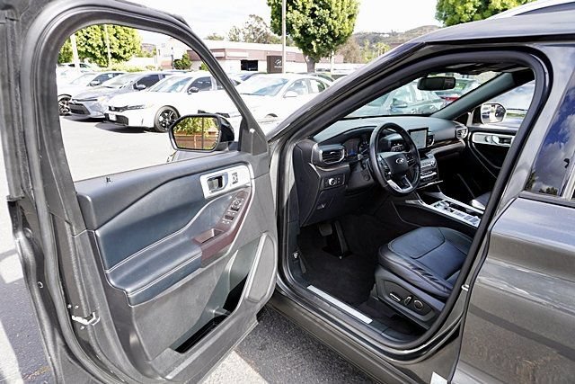 Used 2020 Ford Explorer Limited RWD image 39
