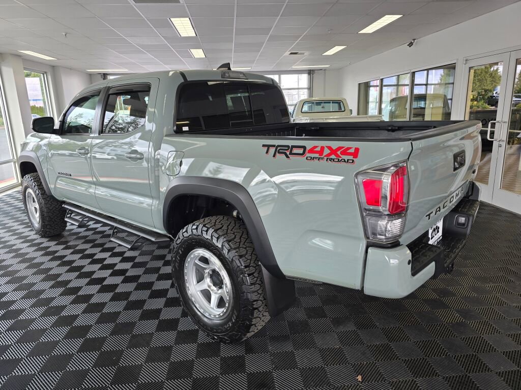 Used 2023 Toyota Tacoma TRD Off-Road w/ TRD Premium Off Road Package image 5