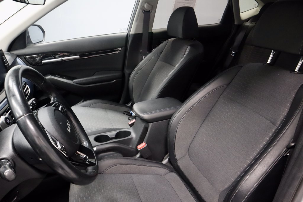 Used 2023 Kia Seltos S AWD/4WD image 24
