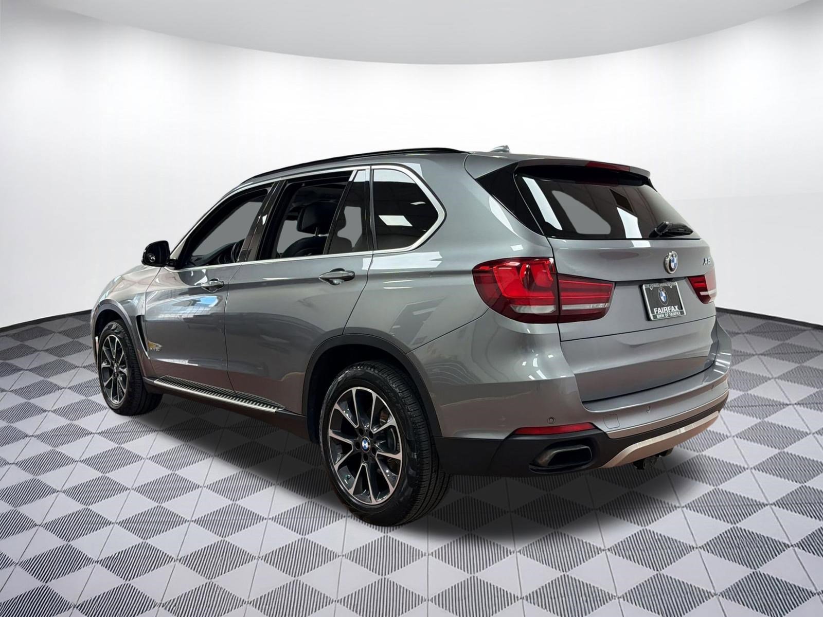 Used 2016 BMW X5 xDrive50i AWD/4WD image 3