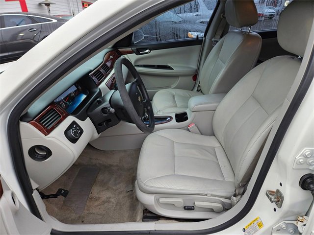Used 2009 Chevrolet Impala LT image 12