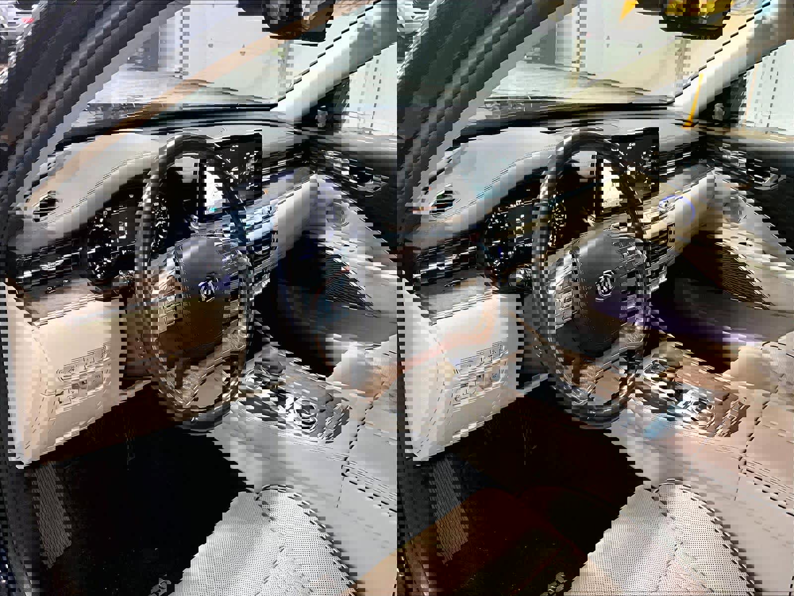 Used 2019 Kia K900 Luxury image 8