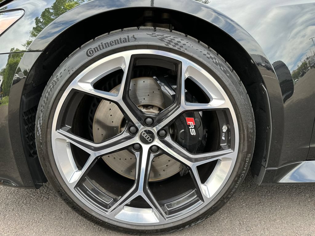 Certified 2025 Audi RS 6 performance w/ Black Optic Package AWD/4WD image 24