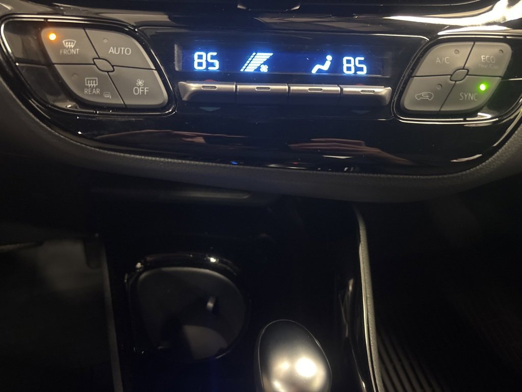 Used 2021 Toyota C-HR XLE image 21