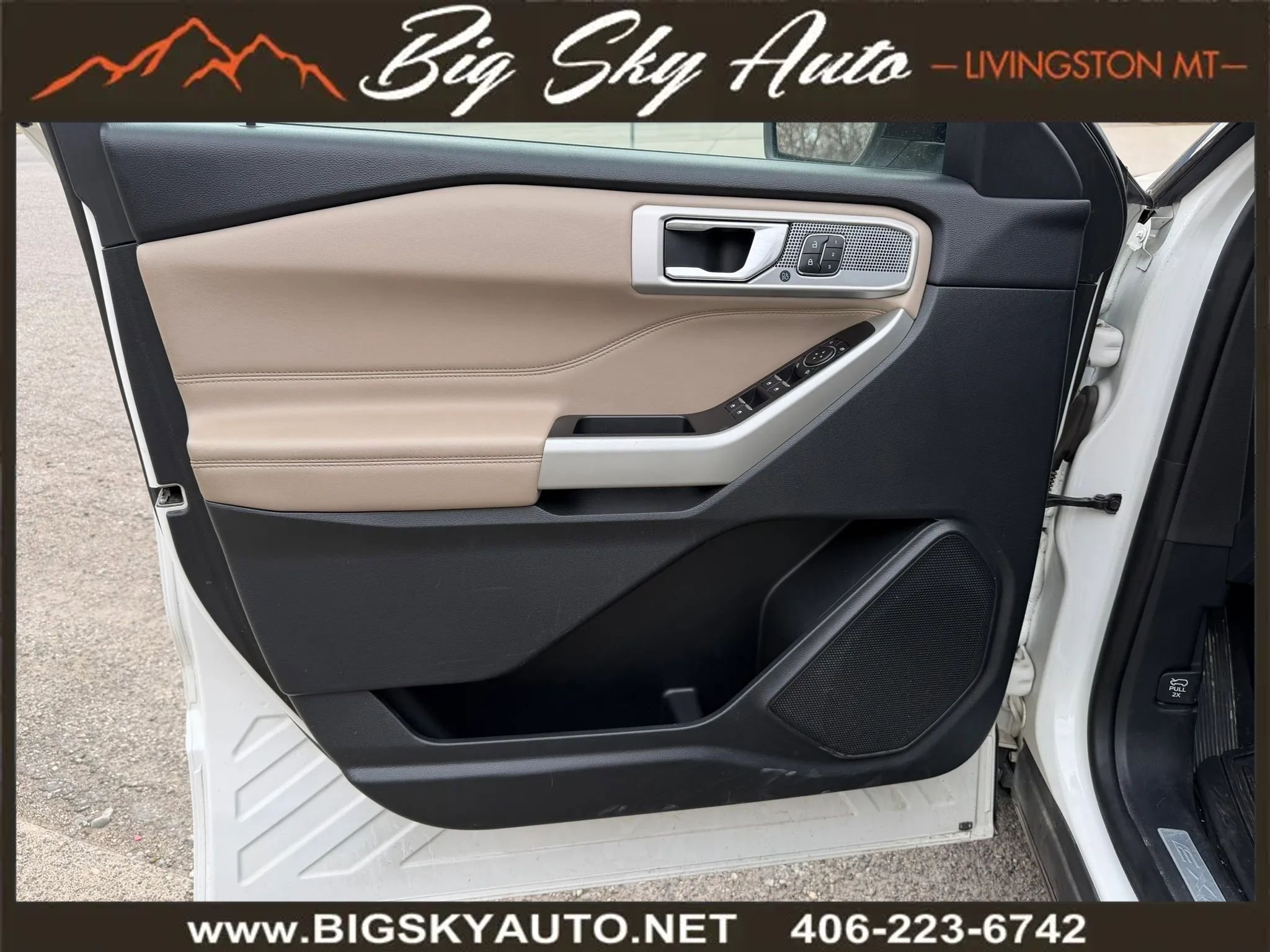 Used 2021 Ford Explorer Limited w/ Equipment Group 301A AWD/4WD image 10