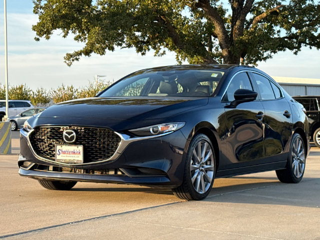 Used 2020 MAZDA MAZDA3 Sedan w/ Select Package FWD image 3