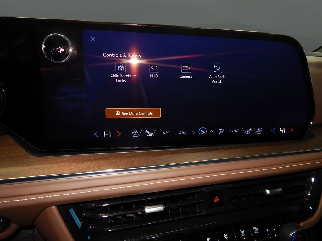Used 2025 Chevrolet Suburban High Country image 29