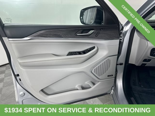 Certified 2023 Jeep Grand Cherokee L Overland w/ Luxury Tech Group IV AWD/4WD image 18