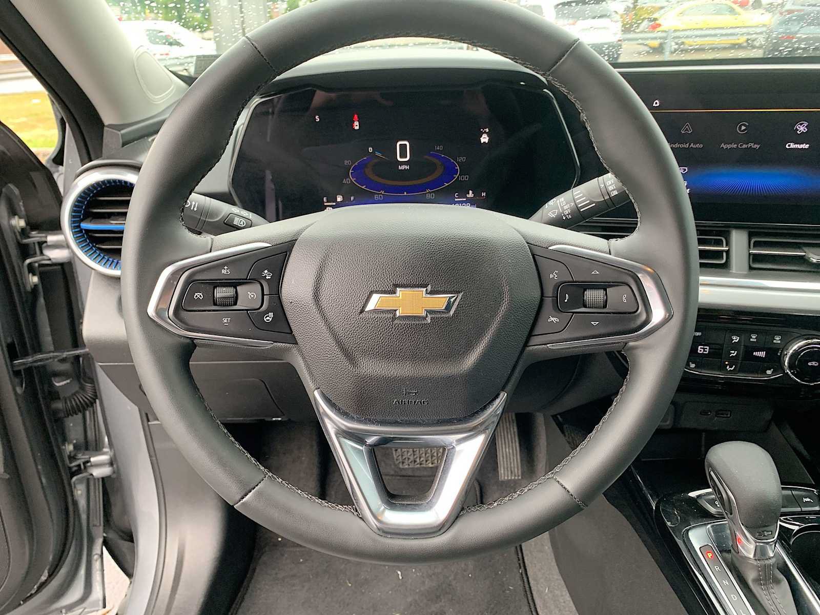 Certified 2024 Chevrolet Trax LT w/ LT Convenience Package FWD image 11
