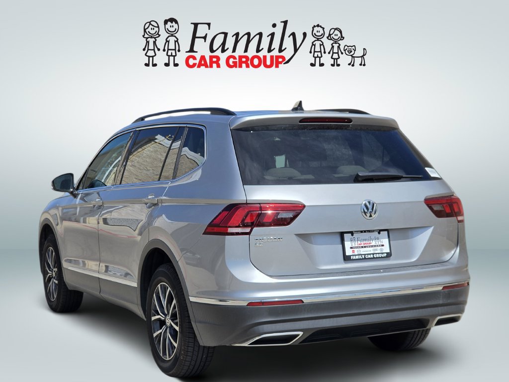 Used 2020 Volkswagen Tiguan SE w/ Panoramic Sunroof Package FWD image 3