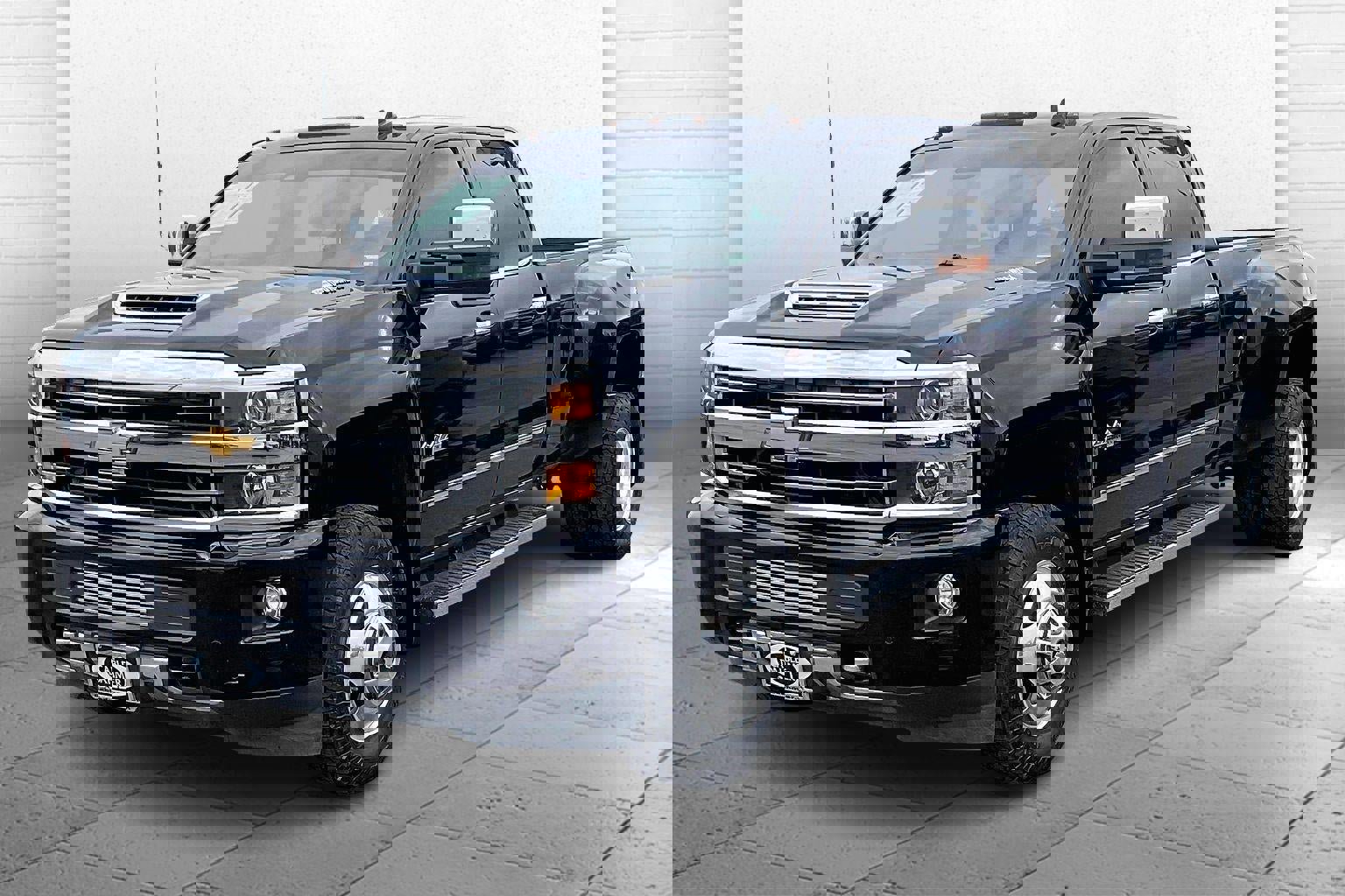 Used 2019 Chevrolet Silverado 3500 High Country w/ Duramax Plus Package image 12